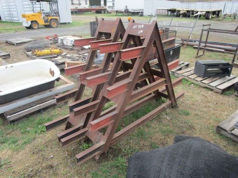 SET STEEL RACKS
