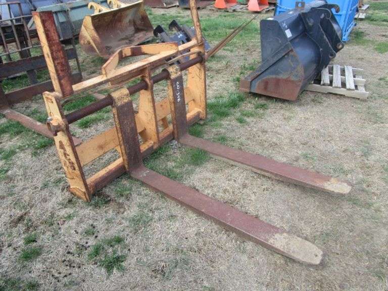 CASE 621 QUICK ATTACH FORK ATTACHMENT