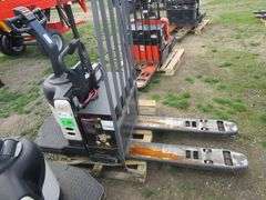 CROWN PE4500-60 ELEC PALLET JACK 6000LB