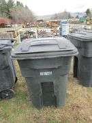 90 GAL TRASH CAN ON WHEELS & LID