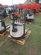 CROWN WP3000 SERIES ELEC PALLET JACK 4500LB