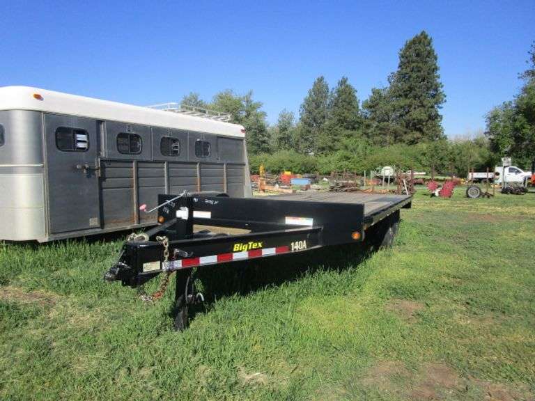 2018 BIG TEX 20 ft FLATBED EQUIPMENT TRAILER W/RAMPS, LIKE NEW