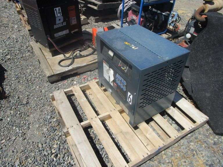 HERTNER AUTO 1000 BATTERY CHARGER 24 VOLT