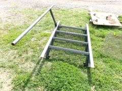 SEMI DOOR STEP, FOR ENTERING 40' SIDE DOOR ENTERANCE