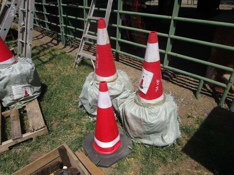 NEW TRAFFICE CONES