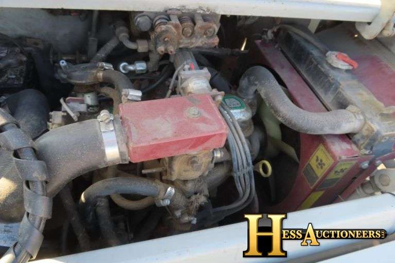 2003 MINUTEMAN/POWER BOSS TSS/82 SWEEPER Hess Auctioneers