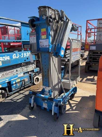 1998 GENIE AWP-30S MAN LIFT