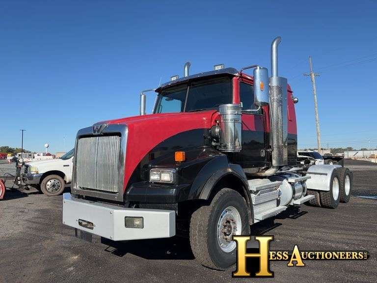 2014 WESTERN STAR 4900 SA T/A SLEEPER