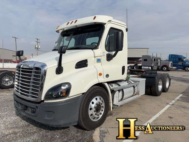 2016  FREIGHTLINER  CASCADIA  T/A DAYCAB