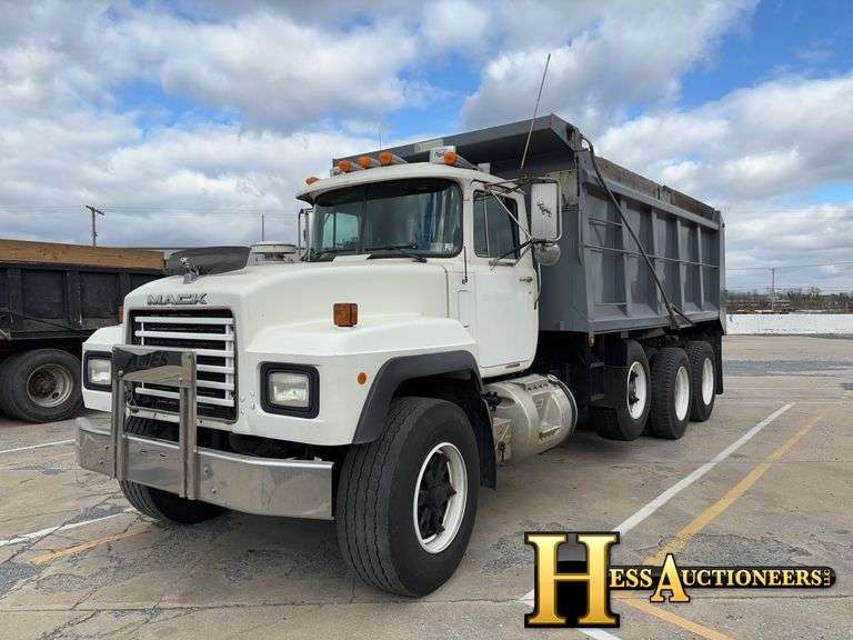 1999 MACK RD6885 TRI AXLE DUMP TRUCK - Hess Auctioneers