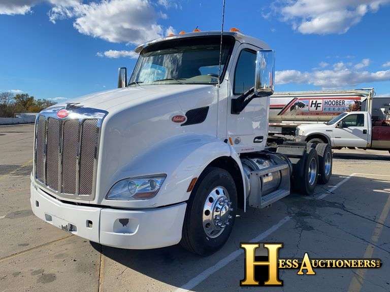 2019  PETERBILT  579  T/A DAYCAB