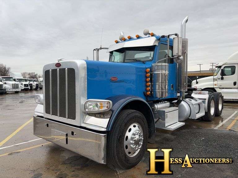 2021  PETERBILT  389  T/A DAYCAB