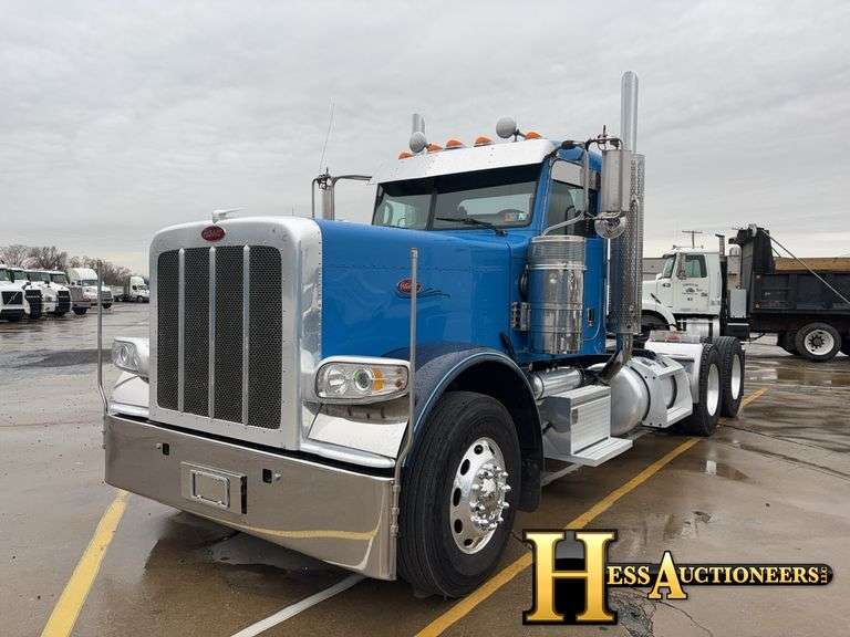 2021  PETERBILT  389  T/A DAYCAB