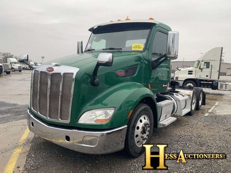 2017  PETERBILT  579  T/A DAYCAB