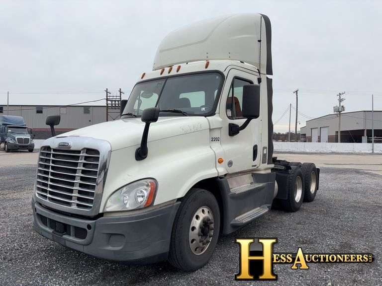 2016  FREIGHTLINER   CASCADIA  T/A DAYCAB