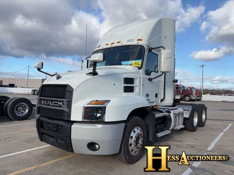 2019  MACK  AN64T  T/A DAYCAB