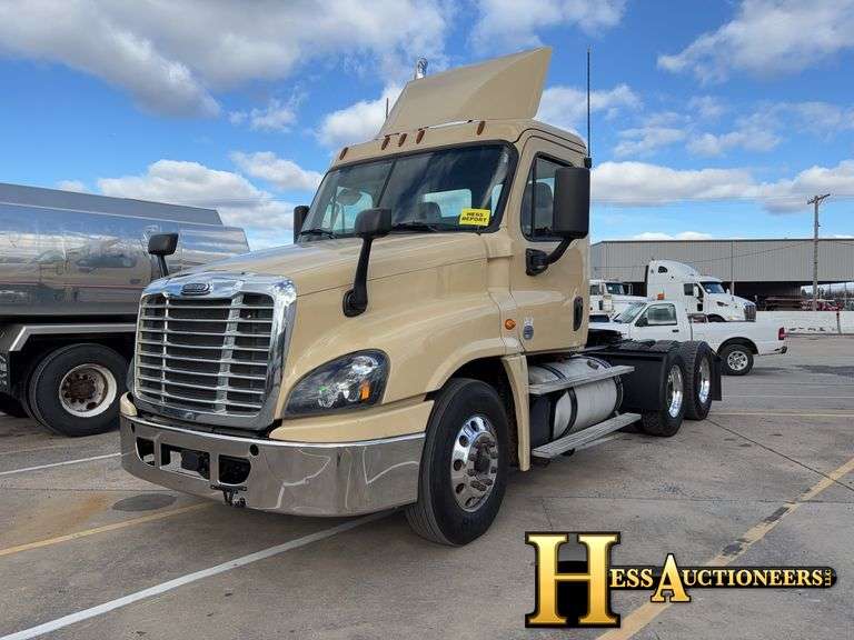 2019  FREIGHTLINER  CASCADIA  T/A DAYCAB