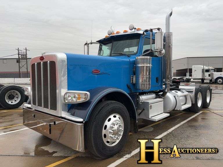 2021  PETERBILT  389  T/A DAYCAB