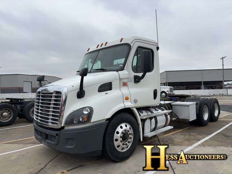 2016  FREIGHTLINER  CASCADIA  T/A DAYCAB