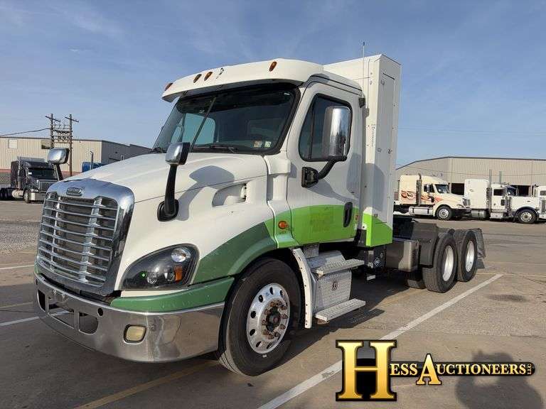 2016  FREIGHTLINER  CNG  T/A DAYCAB