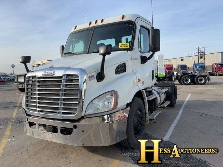 2017  FREIGHTLINER  CASCADIA  S/A DAYCAB