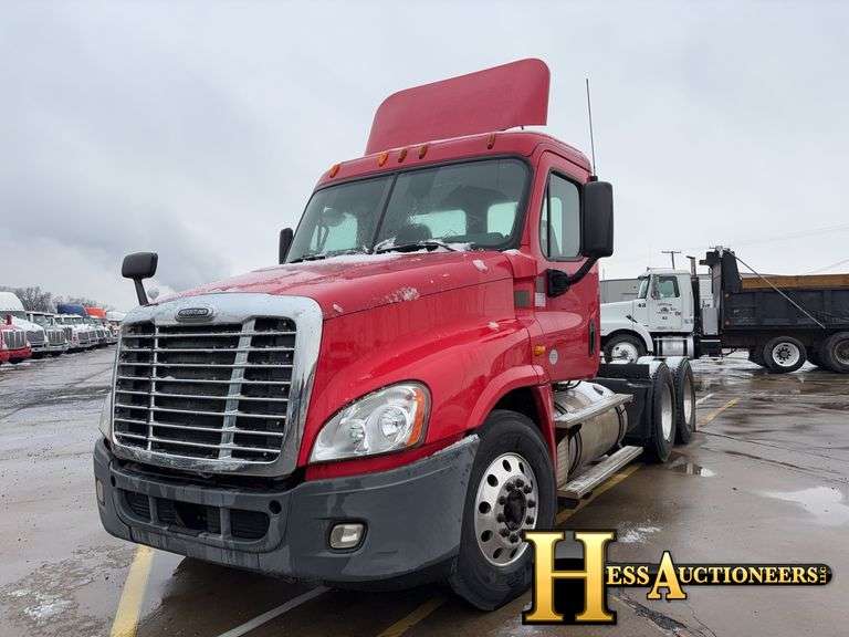 2014  FREIGHTLINER  CA125DC  T/A DAYCAB