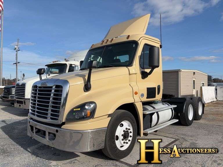 2019  FREIGHTLINER  CA126D0  T/A DAYCAB