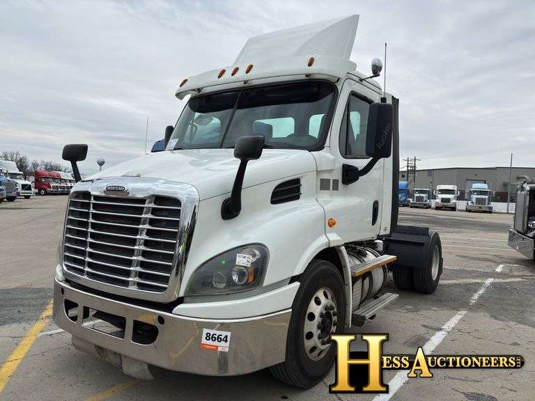 2017  FREIGHTLINER  CASCADIA  S/A DAYCAB