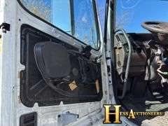 2016  VOLVO  T/A DAYCAB, NON-RUNNER