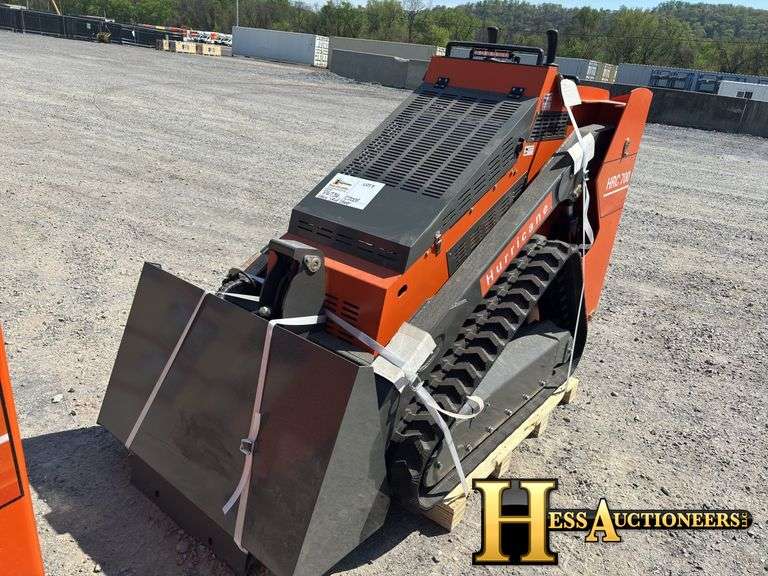 HURRICANE  HRC700  MINI COMPACT TRACK LOADER