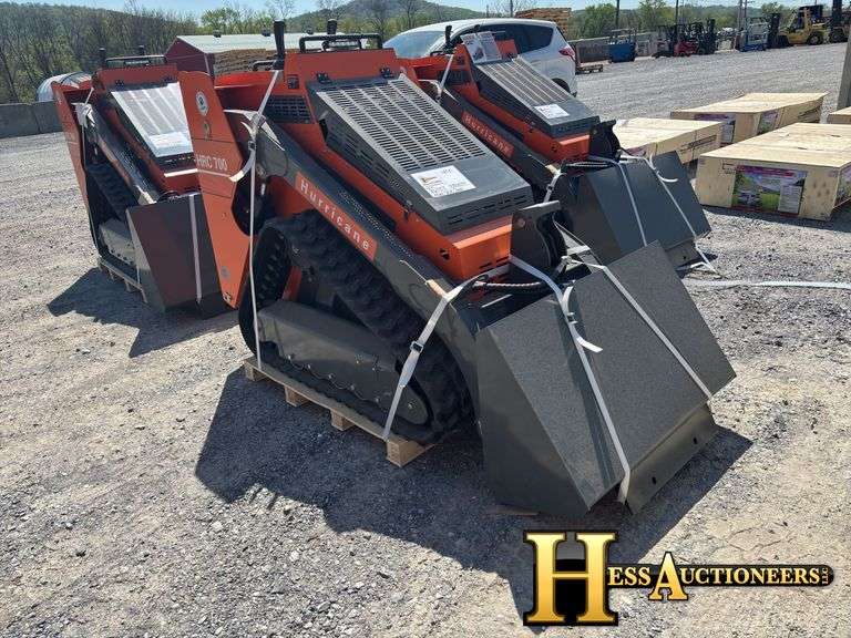 HURRICANE  HRC700  MINI COMPACT TRACK LOADER