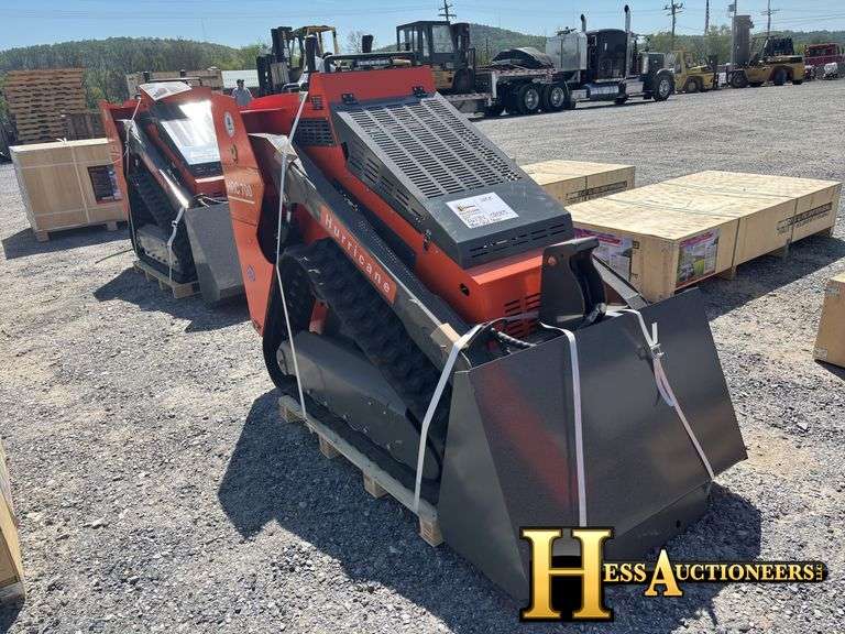 HURRICANE  HRC700  MINI COMPACT TRACK LOADER