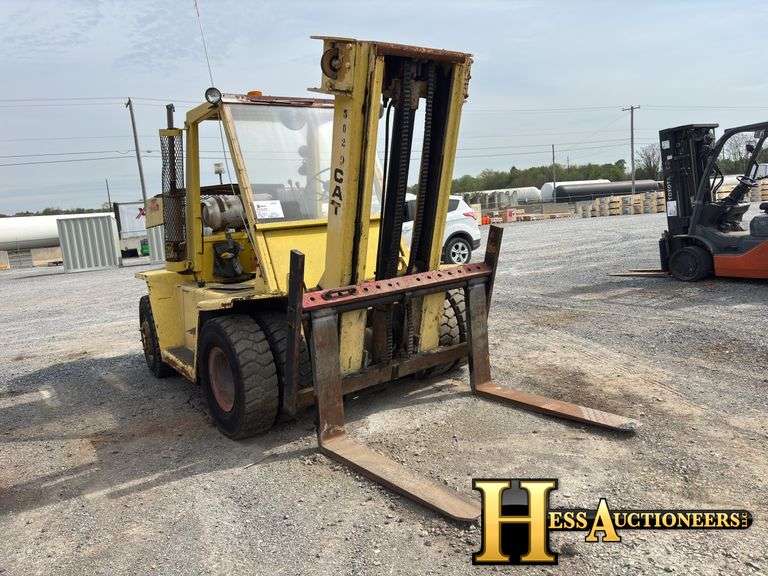 CAT  V120  FORKLIFT