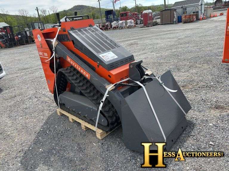 HURRICANE  HRC700  MINI COMPACT TRACK LOADER
