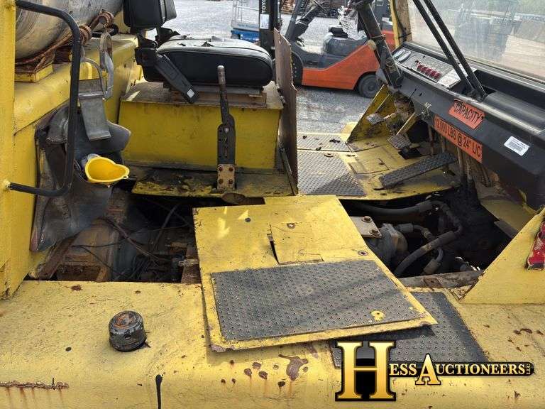 CAT  V120  FORKLIFT