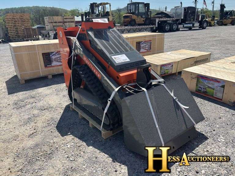 HURRICANE  HRC700  MINI COMPACT TRACK LOADER