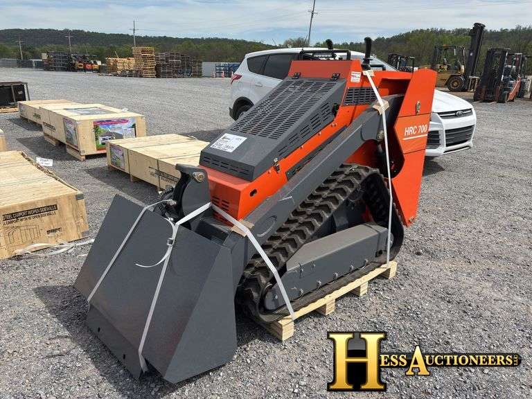 HURRICANE  HRC700  MINI COMPACT TRACK LOADER
