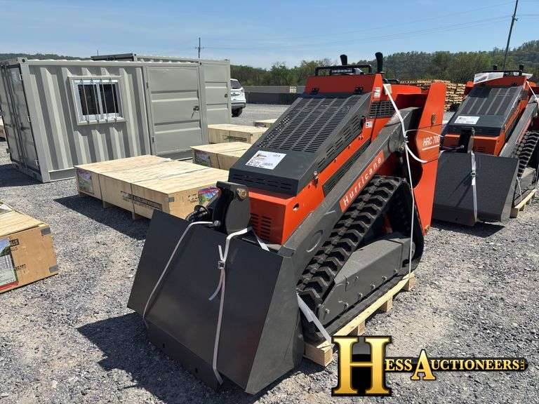 HURRICANE  HRC700  MINI COMPACT TRACK LOADER