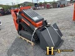 HURRICANE  HRC700  MINI COMPACT TRACK LOADER