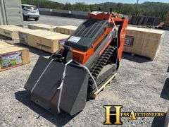 HURRICANE  HRC700  MINI COMPACT TRACK LOADER