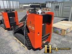 HURRICANE  HRC700  MINI COMPACT TRACK LOADER