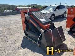 HURRICANE  HRC700  MINI COMPACT TRACK LOADER