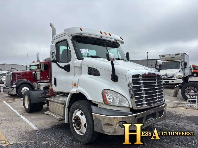 2014  FREIGHTLINER  CA113DC  S/A DAYCAB