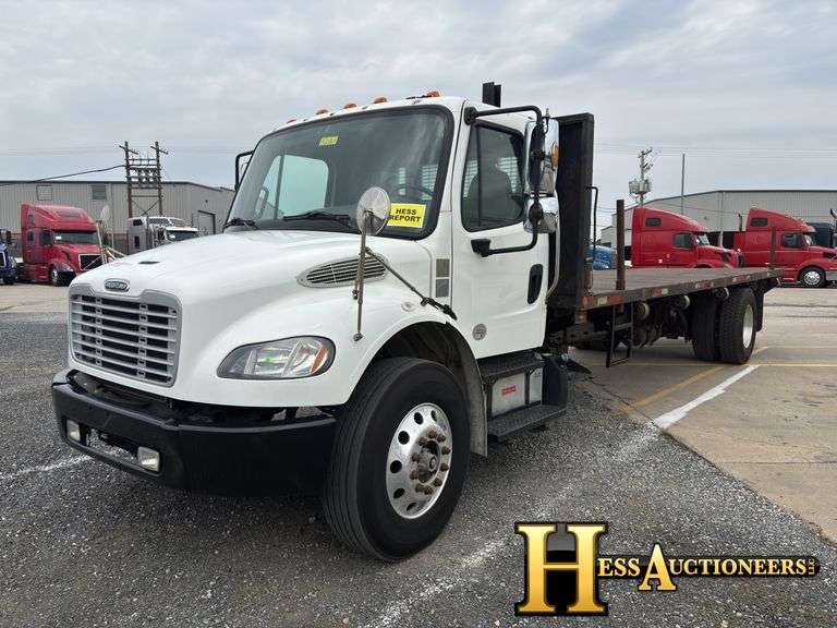 2018  FREIGHTLINER  M2  FLATBED TRUCK