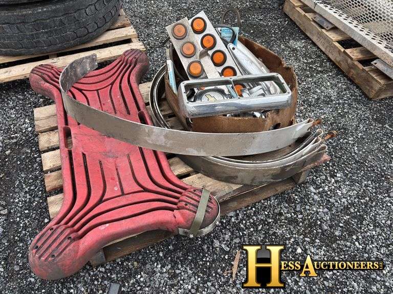 TRUCK PARTS AND TOOLS LIGHTS AND BRACKET  TRUCK PARTS