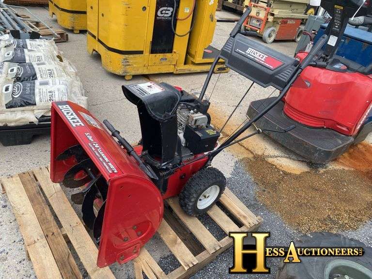 HUSKEE  SNOW BLOWER