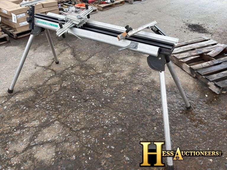 HITACHI  UU610   WORK BENCH
