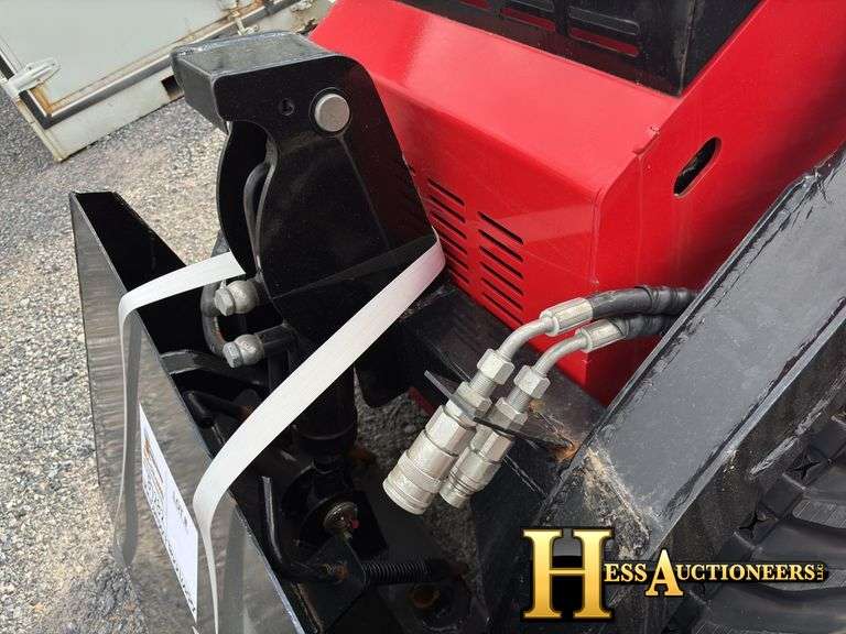 MINI COMPACT TRACK LOADER