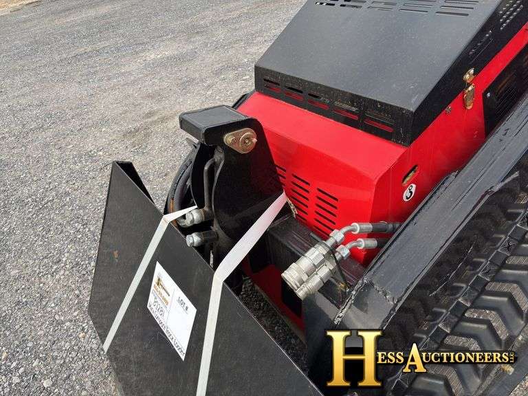 MINI COMPACT TRACK LOADER