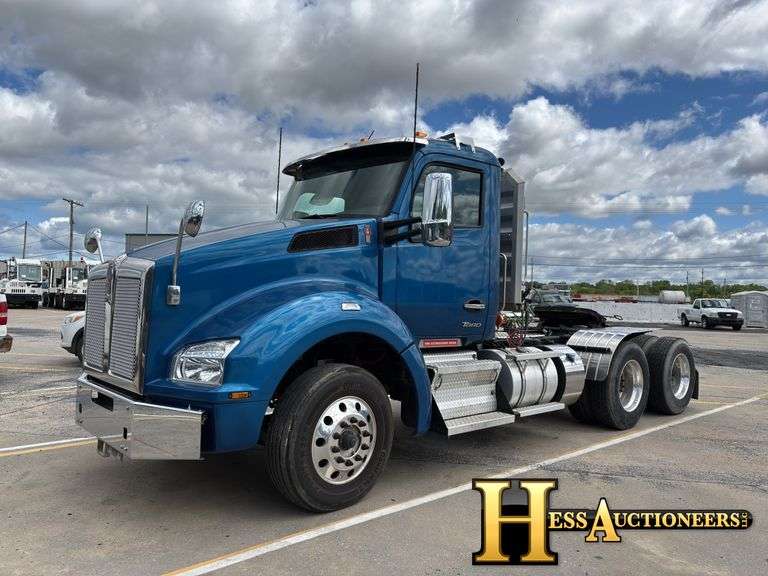 2023  KENWORTH   T880  T/A DAYCAB